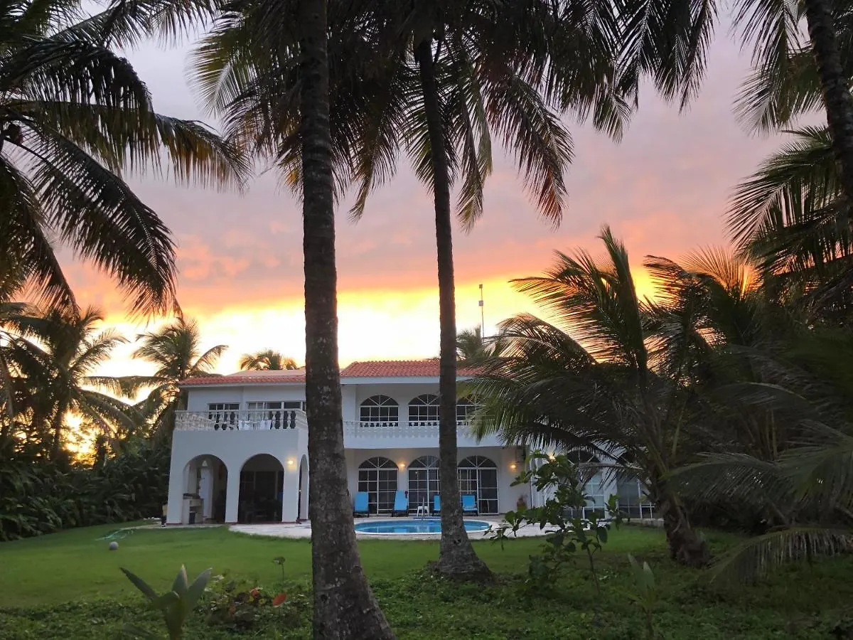 **  Baoba Breeze Bed & Breakfast- Beachfront Paradise Cabrera República Dominicana