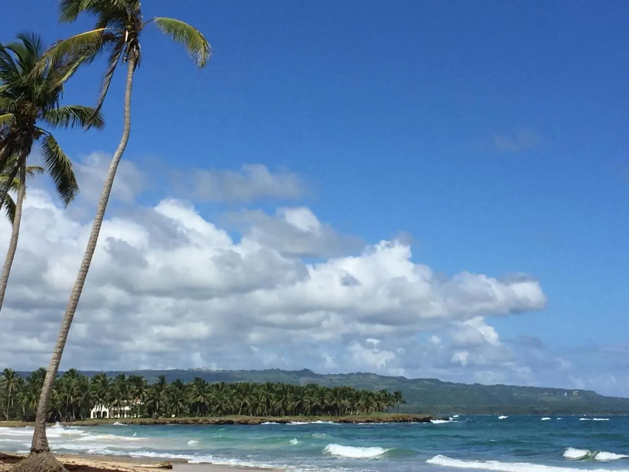 Baoba Breeze Bed & Breakfast- Beachfront Paradise Cabrera 2*,  República Dominicana