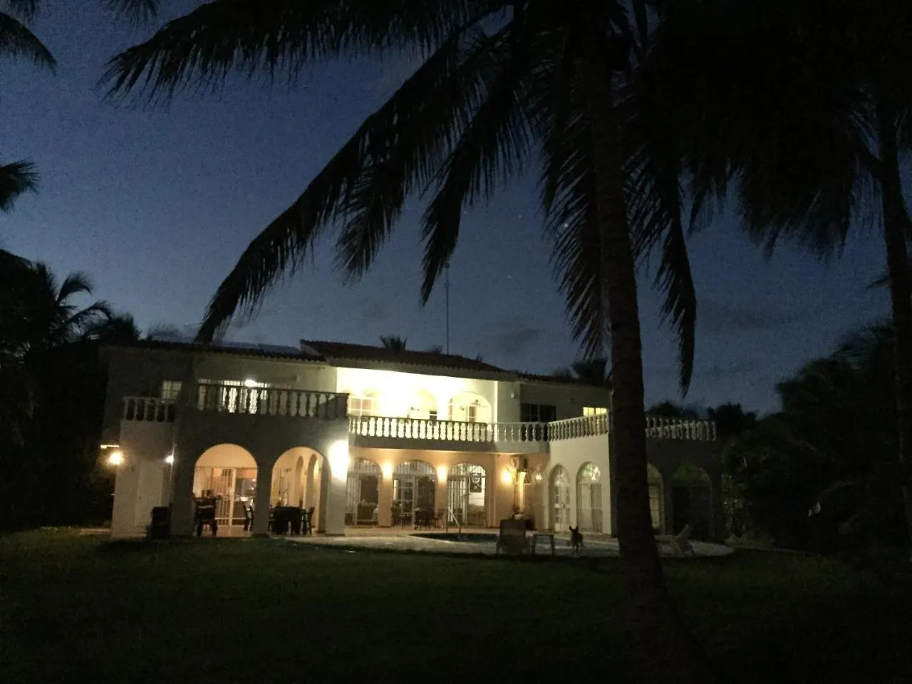 Baoba Breeze Bed & Breakfast- Beachfront Paradise Cabrera
