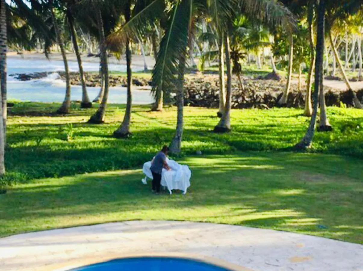 Baoba Breeze Bed & Breakfast- Beachfront Paradise Cabrera