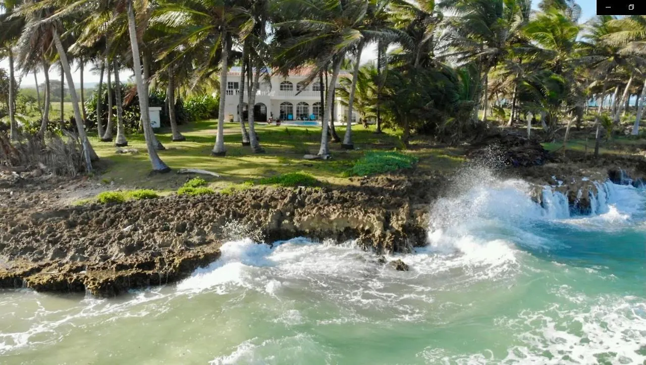 Baoba Breeze Bed & Breakfast- Beachfront Paradise Cabrera