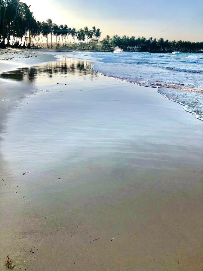Baoba Breeze Bed & Breakfast- Beachfront Paradise Cabrera 2*,
